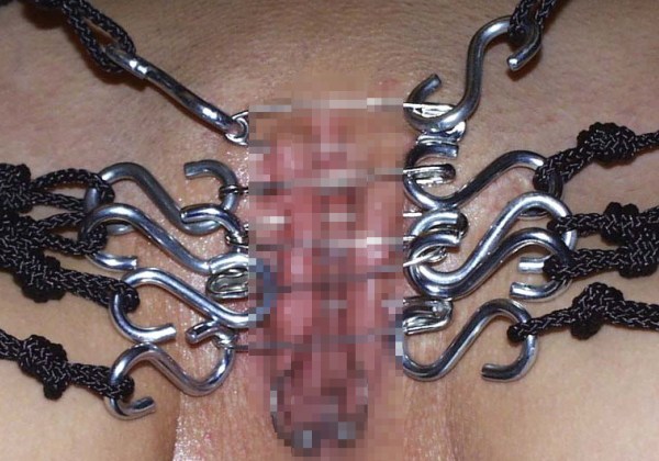 痛い痛い！見てるだけでゾワゾワしてくる乳首やマンコに針を刺しちゃってるマジキチエロ画像ｗｗｗｗｗ